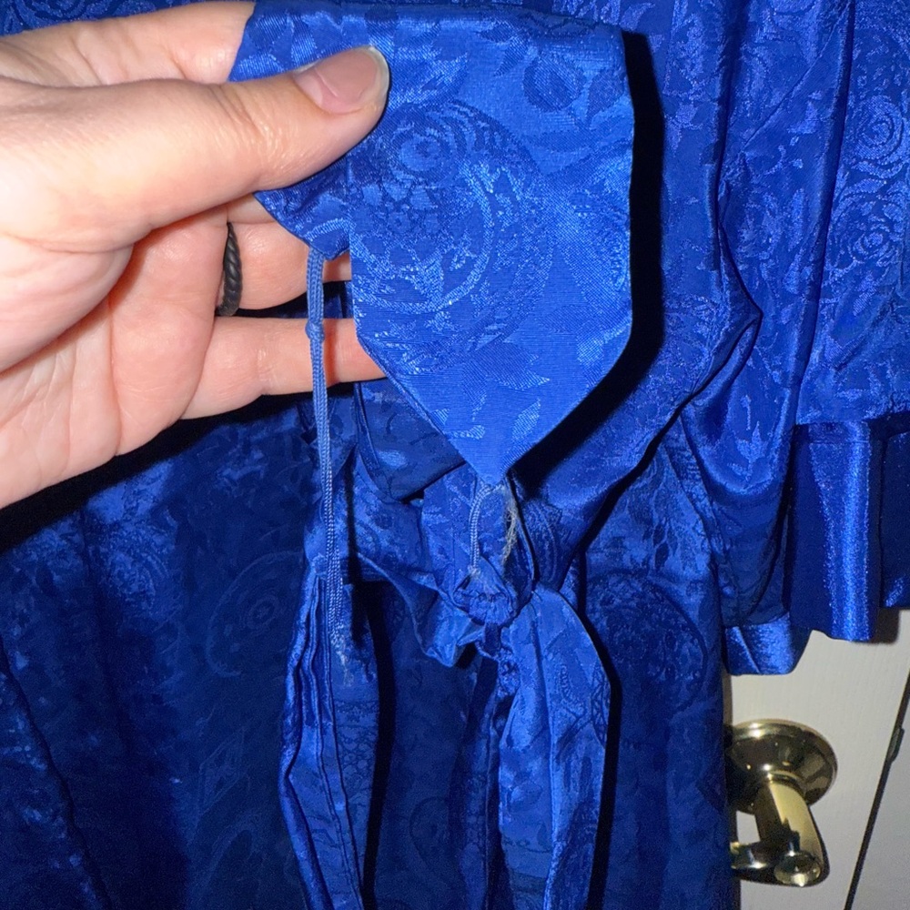 Victoria Secret Gold Label One Size Robe - Picture 5 of 7
